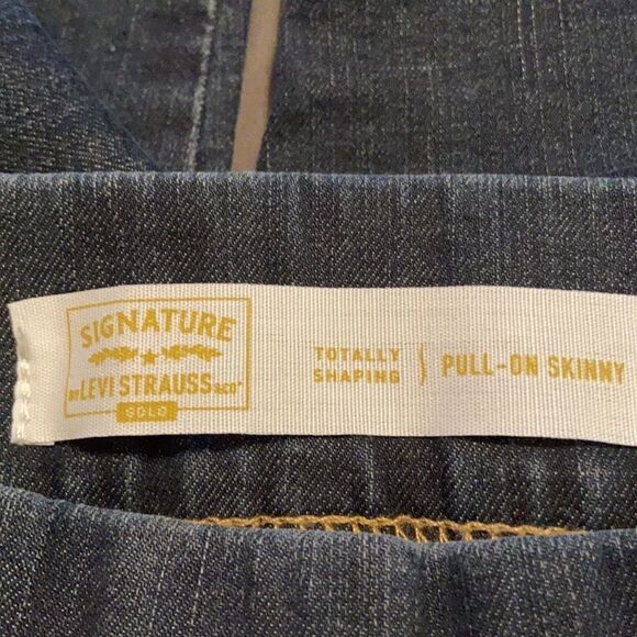 Levi’s Signature Totally Shaping pull-on skinny denim jeans 6S 28x28 - Picture 6 of 9